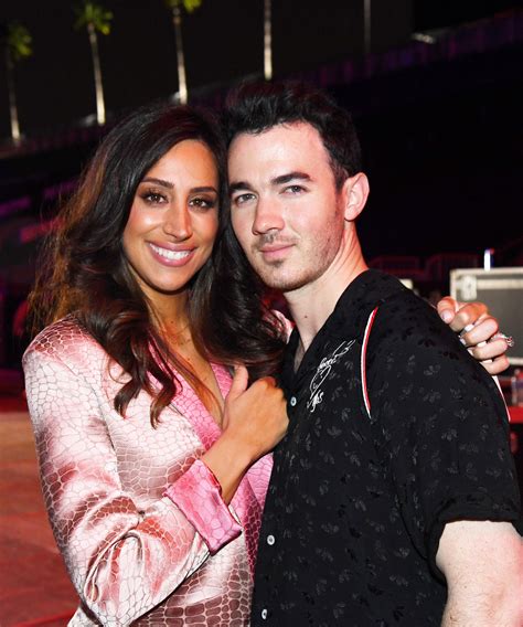 Danielle Jonas Before And After Kevin & Danielle Jonas: Mall Mates