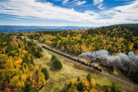 This West Virginia train ride provides breathtaking autumn views