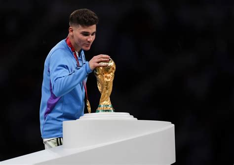 Julian Alvarez paraded in front of Manchester City fans after World Cup ...