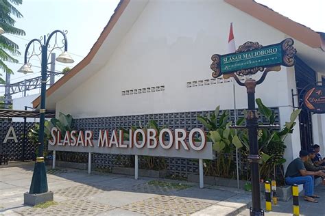 Makan Murah Di Jogja Slasar Malioboro Punya Bakso Es Krim Dan Kopi