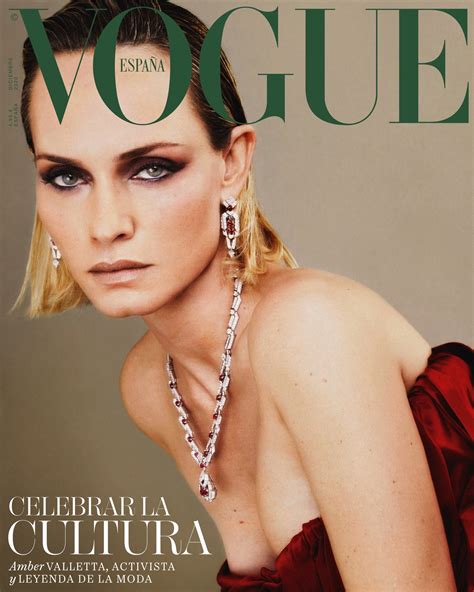 Amber Valletta Protagoniza La Portada De Diciembre De Vogue España