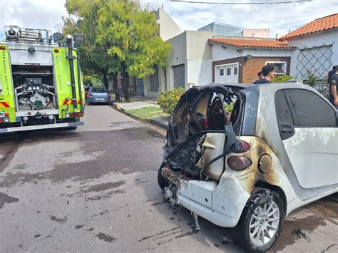 Se Incendi Un Auto Dentro De Una Casa Bvc Noticias