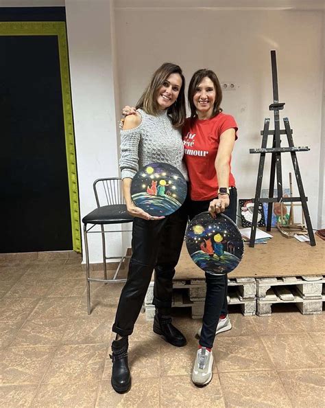 Carmen Iohannis a mers cu elevii la un atelier de pictură