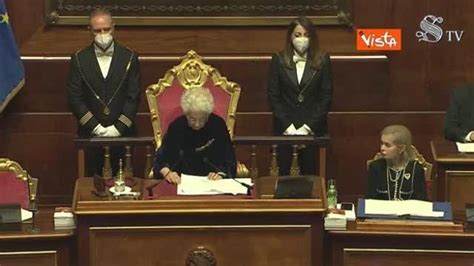 La Standing Ovation Al Senato Per Liliana Segre Allapertura Del Suo