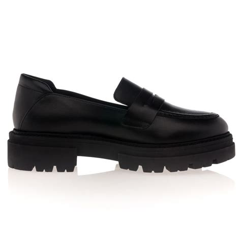 Ces Mocassins Noirs Semelle Track Nous Sont Propos S Dans Le Cadre De