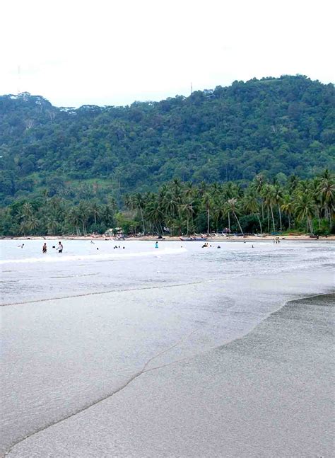 Pantai Air Manis Padang - 1001malam.com