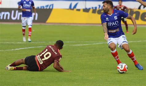 Universitario Gole A Carlos Mannucci Y Debuta A Lo Grande En El