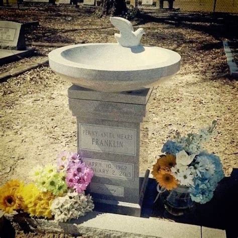 15 Unique Headstones That Speak Volumes About The People Buried There