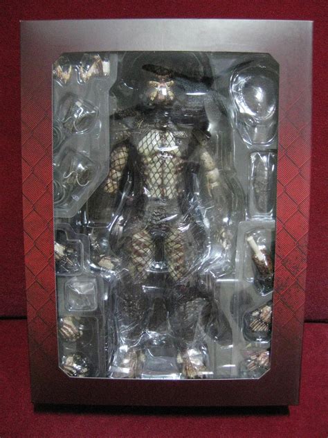 DeSMOnd Collection Hot Toys City Hunter Predator In Predator