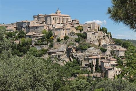 Gordes, France: travel and tourism, attractions and sightseeing and ...