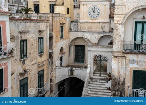 Casas Italianas Tradicionales En La Ciudad De Atrani En La Costa