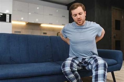 Что болит в левом боку ниже ребер у мужчин