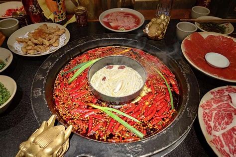 Chengdu Hot Pot Dinner And Sichuan Opera With The Vip Ticket Evening Tour