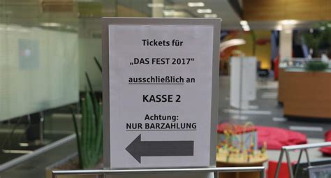 Die Sparkasse Karlsruhe Ettlingen Hat Extra Schalter Für Die Tickets Ausgewiesen