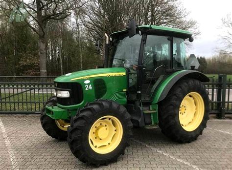 Tractor John Deere 5620 Año 2005 u s 17 000 Agroads cod 702059