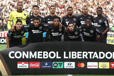 Veja Galeria De Fotos Da Partida Entre Universitario Per E Botafogo