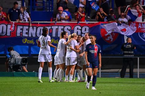 Ol Psg F Les Lyonnaises Remportent Le Troph E Des Championnes