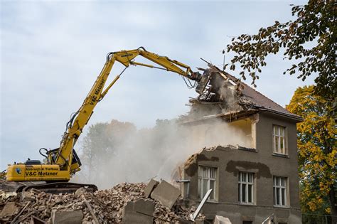 Why Avail The Services Of House Demolition Companies For Your ...