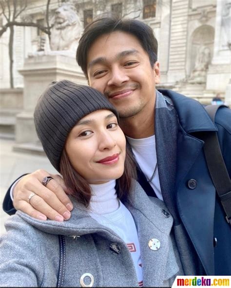 Foto Potret Honeymoon Mikha Tambayong Dan Deva Mahenra Di New York