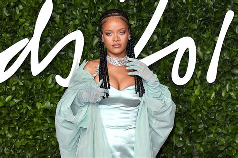 Rihanna Drops Lawsuit Against Dad