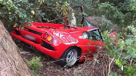 Acquista Una Lamborghini Diablo E La Distrugge Poco Dopo Le Foto