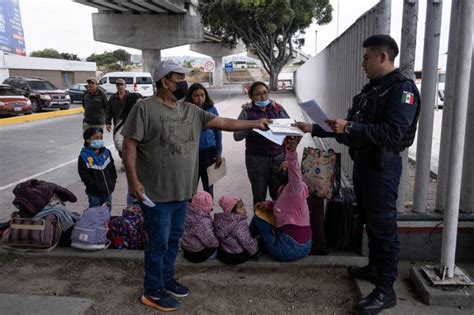 Migrantes Protestan En La Frontera Sur De M Xico Tras La Suspensi N De