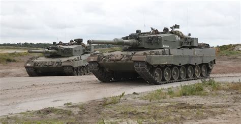 Ukraine Troops Train on Leopard Tanks in Poland