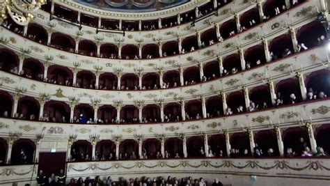 Virginia Raffaele torna con Samusà a teatro Debutto al Rossini di