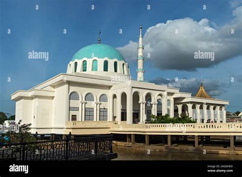 Kuching Floating Mosque, Masjid Terapung, at the Sarawak River ...