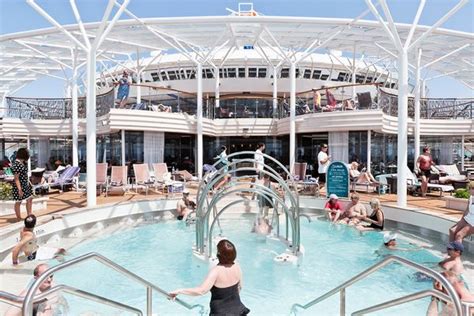 These Photos Take You Inside One Of The Worlds Largest Cruise Ships