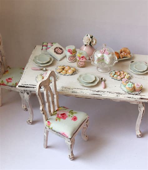 Shabby Chic Dollhouse Table With Chairs