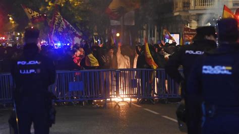 Más De 3000 Personas Vuelven A Protestar En Ferraz Con El Apoyo Del