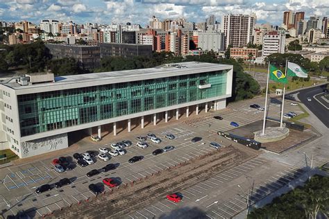 Pelo 5º ano consecutivo governador anuncia antecipação do 13º salário