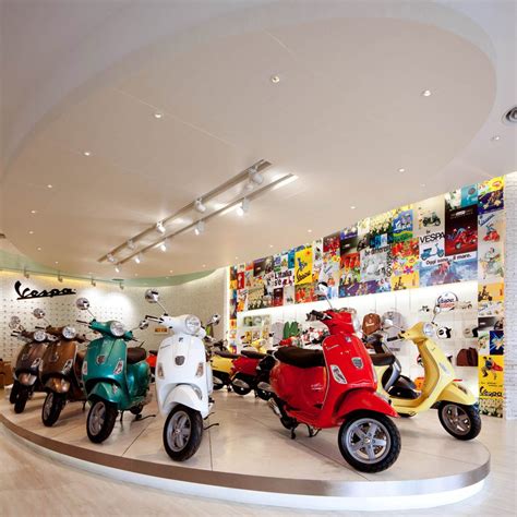 Vespa Gallery, Bangkok (***Complete Images) | Vespa, Motorcycle ...