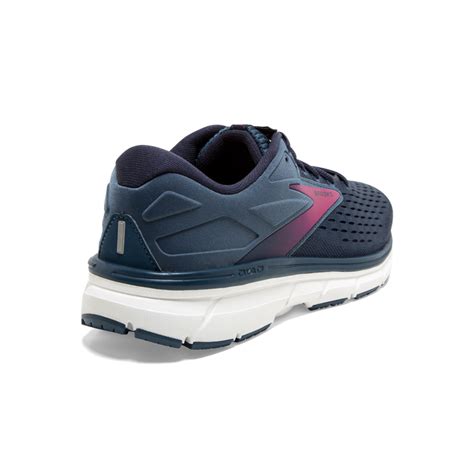 Running Shoes for Flat Feet | Brooks Running