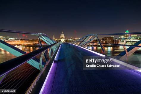 229 Southbank Pedestrian Bridge Stock Photos, High-Res Pictures, and ...