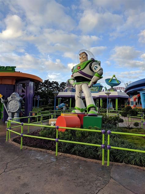 Buzz Lightyear Standing Watch Outside Alien Swirling Saucers In Toy