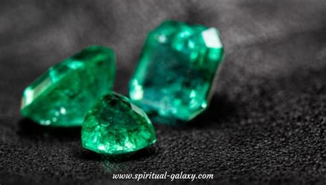 Emerald Meaning: Healing Properties, Benefits, And Uses - Spiritual ...