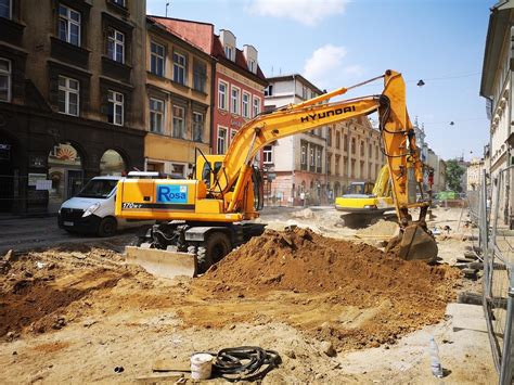 Kraków Postęp prac przy przebudowie ulicy Krakowskiej ZDJĘCIA