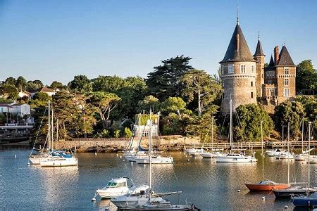 Steden En Dorpen In Pays De La Loire Zonnig Zuid Frankrijk