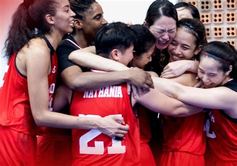 Cetak Sejarah Timnas Basket Putri Raih Medali Emas SEA Games