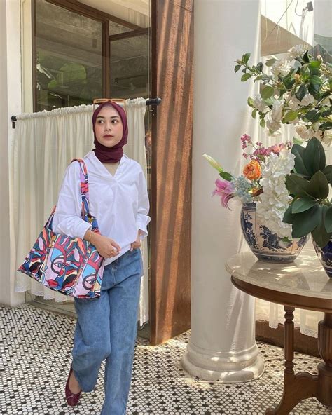 Ide Padu Padan Outfit Putih Ala Dianty Annisa