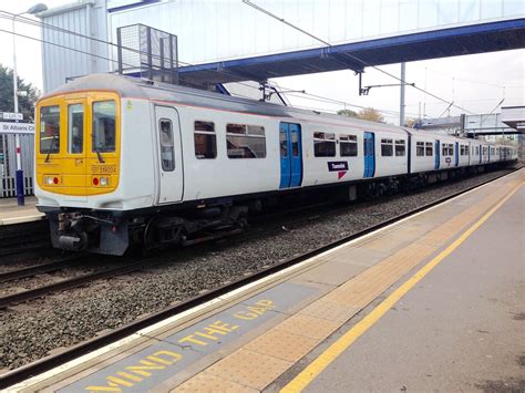 British Rail Class 319 Dual Voltage Electric Multiple Unit Emu Trains