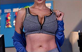 Free Porn Pics Of Joslyn James In Sneakers Exposing Her Body