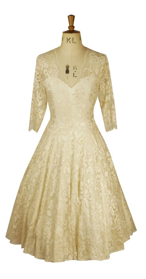 Baylis Knight Cafe Latte Cream Nude Lace CIRCLE Low Cut Sweetheart Wedding Dress 3 4 Sleeve