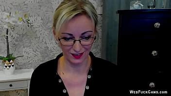 La Milf Alemana Amateur Luxvanessa Muestra Sus Bragas En Un Show En Solitario Por Webcam