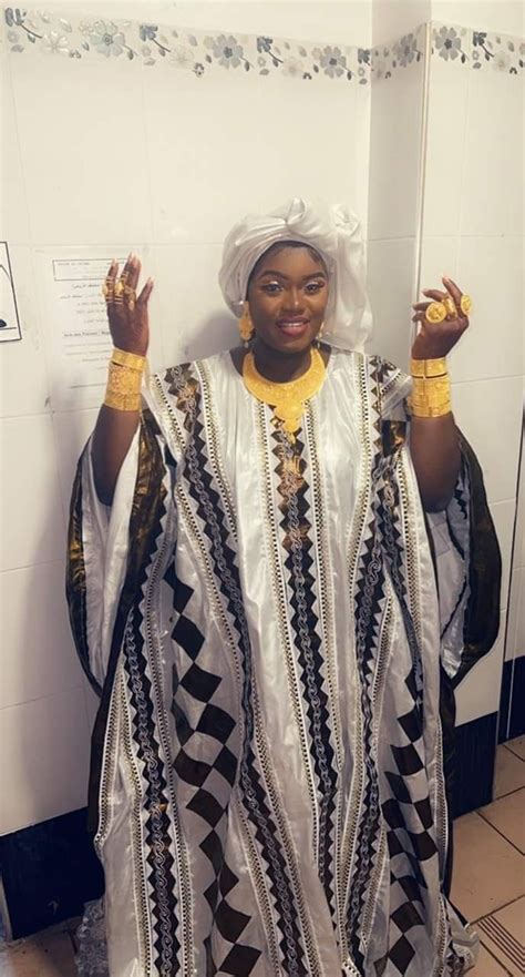 Épinglé par Mia Maliyah sur Mali Bazin Mode africaine robe longue