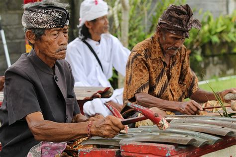 4 Teori Asal Usul Nenek Moyang Bangsa Indonesia Terlengkap Gramedia