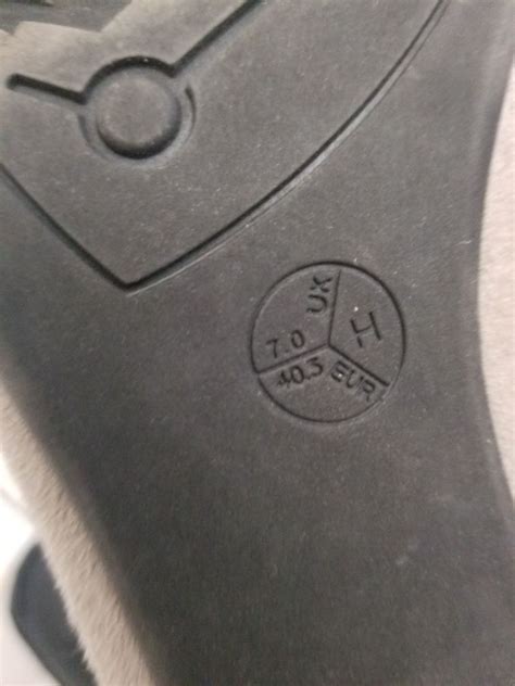 Pantofi piele întoarsă gri nude Oradea OLX ro