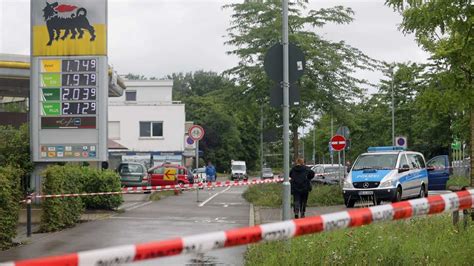 Kriminalität Schüsse an Konstanzer Tankstelle Täter weiter flüchtig